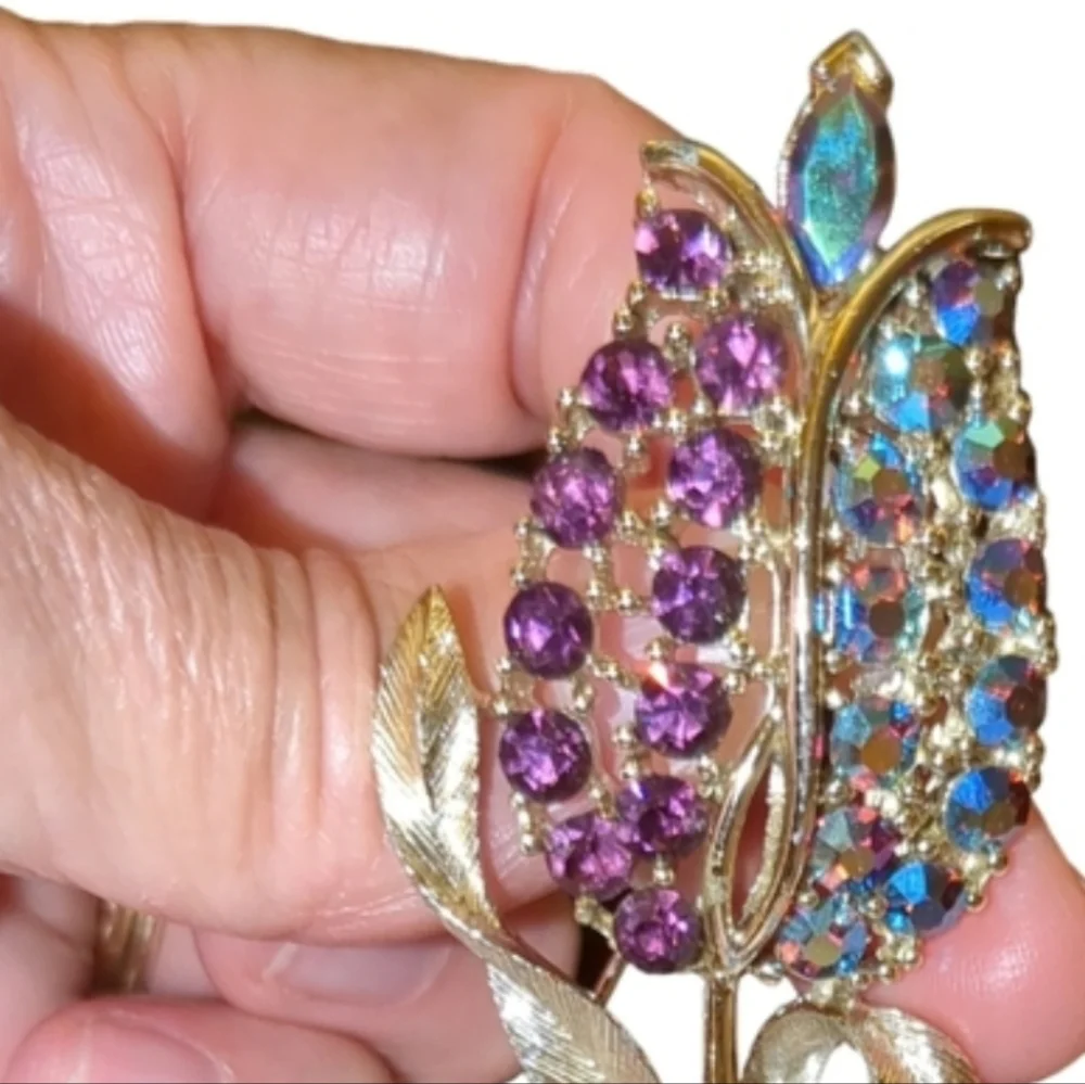 Vintage Signed LISNER Tulip amethyst & aurora crystals Flower brushed gold Rare